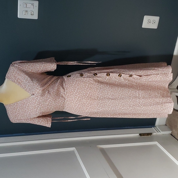 NWT ESSENCE COUTURE FLORAL FAUX WRAP A LINE BUTTON BOTTOM Midi Dress sz XL (12) - Picture 1 of 12